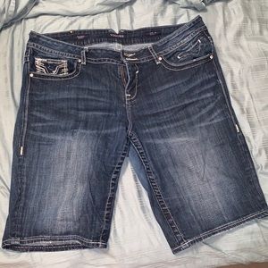 Vigoss knee length denim shorts